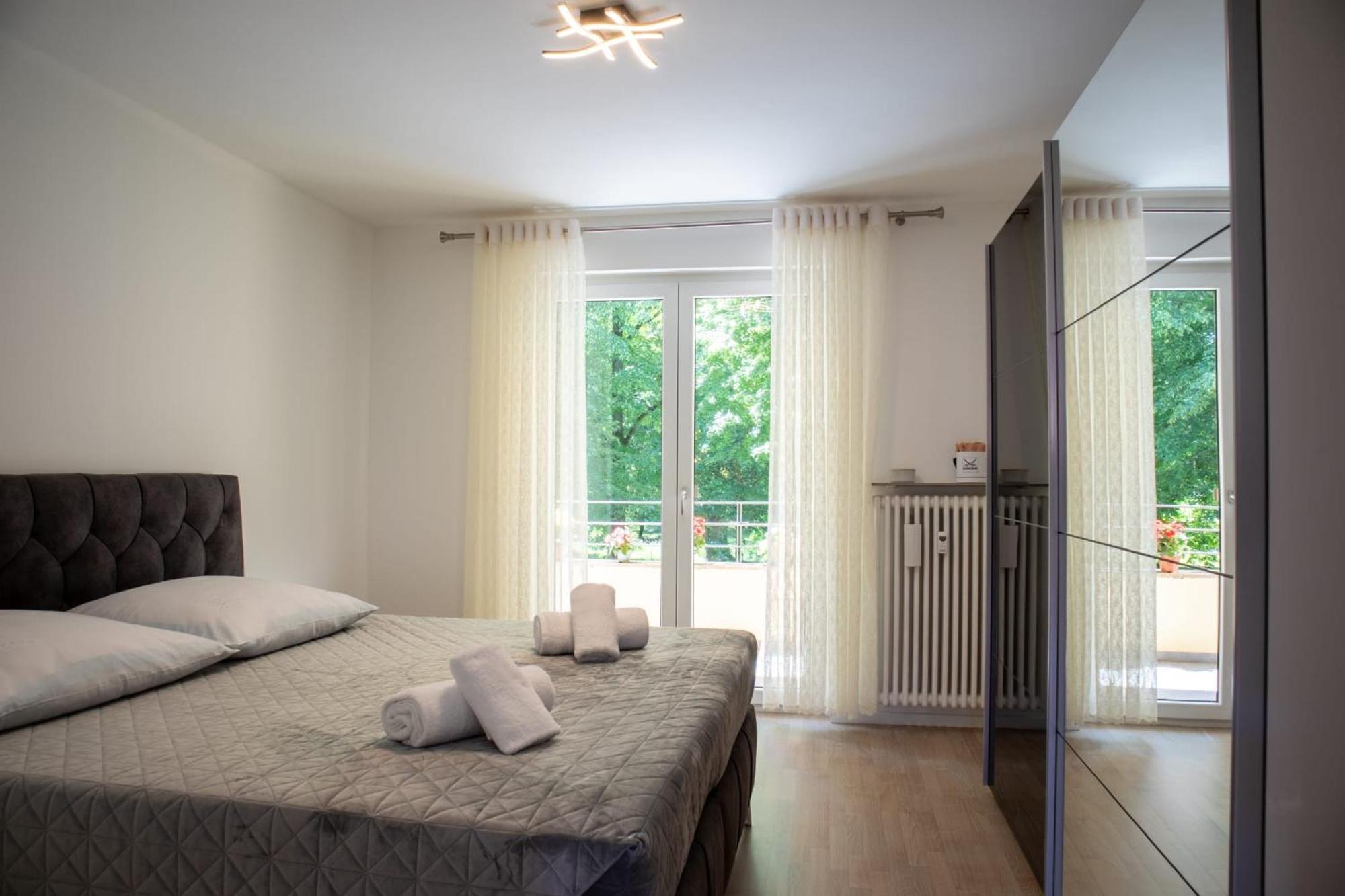 Mega Lux Apartment Esslingen am Neckar Bagian luar foto